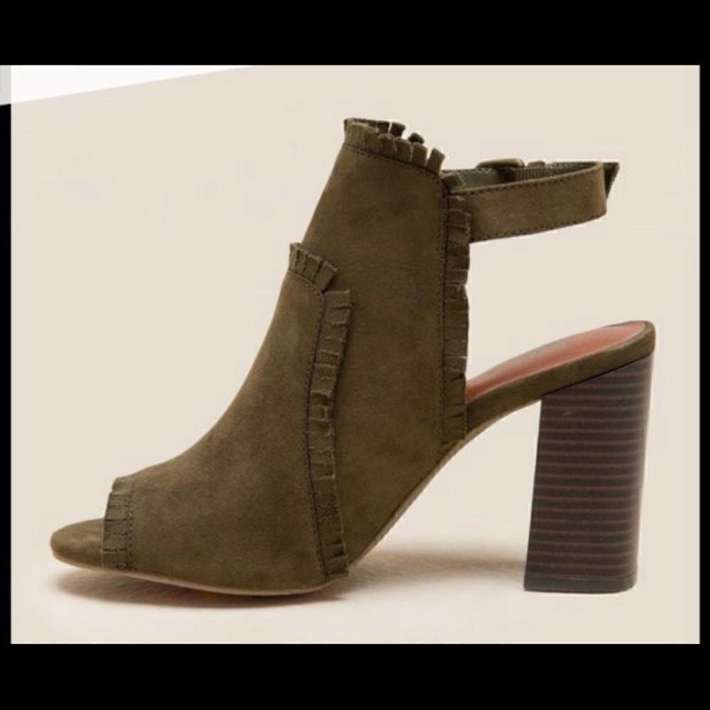 MIA Suede Boca Block Heel - Picture 2 of 11
